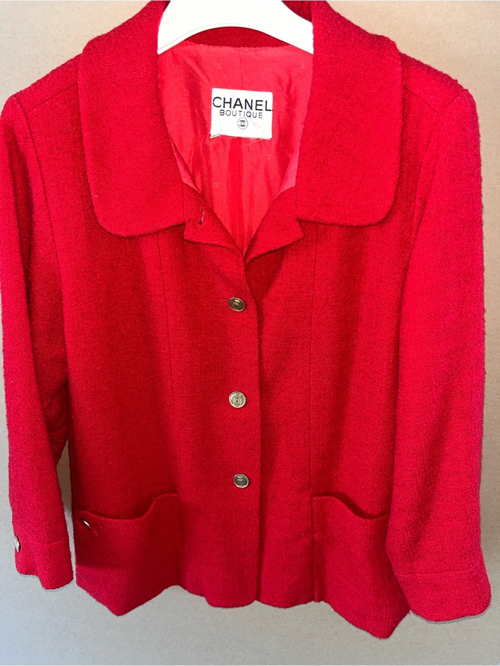 Vintage Chanel Boutique Red Boucle Tweed Jacket Gold CC Buttons Lined Sz 44 Rare